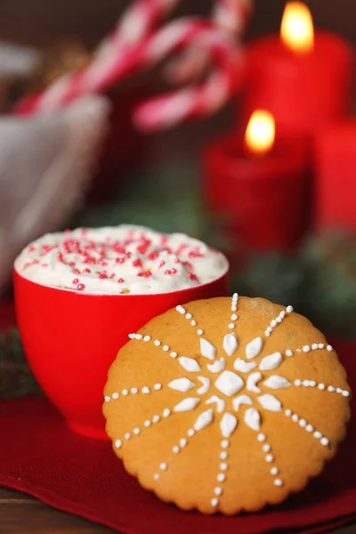 Varm dryck och Christmas cookie — Stockfoto