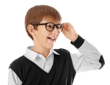 Sevimli öğrenci gözlük takıyor  