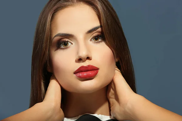 Mulher bonita jovem — Fotografia de Stock