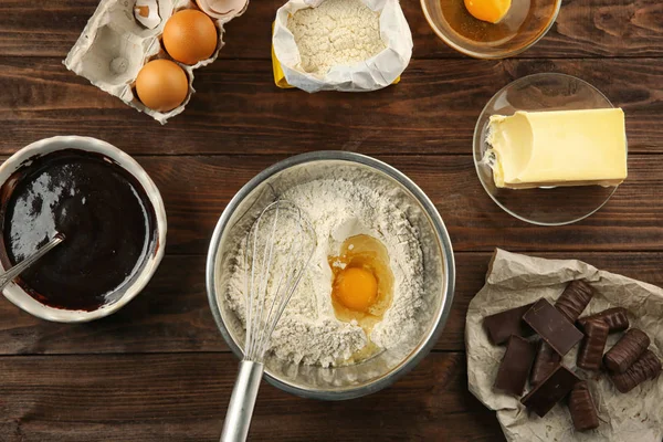 Ингредиенты для приготовления шоколадного торта — стоковое фото