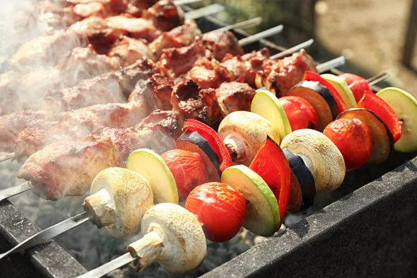Fresh tasty barbecue — Stock Photo, Image