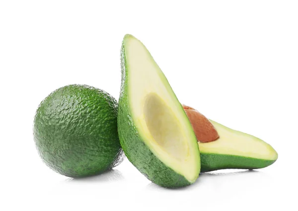 Зеленый авокадо крупным планом — стоковое фото