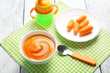 Sağlıklı bebek maması