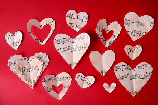 Coeurs de papier avec notes de musique — Photo
