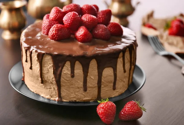 Délicieux gâteau à la fraise — Photo