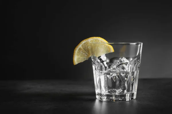 Vodka s citronem a ledem — Stock fotografie