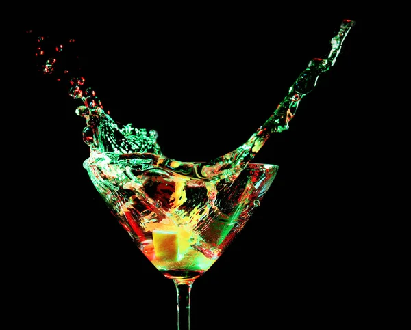 Cocktail colorato con spruzzi — Foto Stock