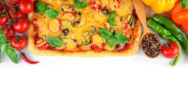 Deliciosa pizza con ingredientes —  Fotos de Stock