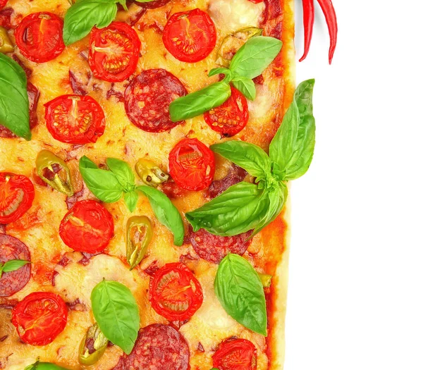 Deliciosa pizza sobre fondo blanco — Foto de Stock