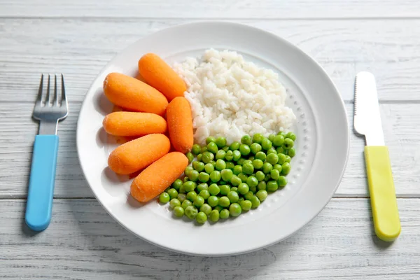 Jedzenie zdrowe dziecko — Zdjęcie stockowe