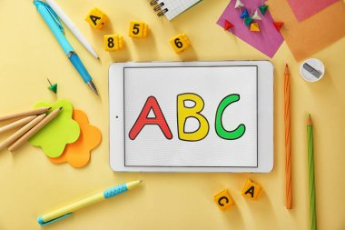 Renkli ileti örneği ve tablet