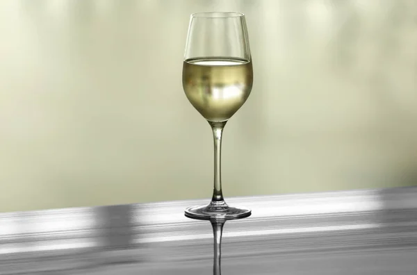 Bicchiere con vino bianco — Foto Stock