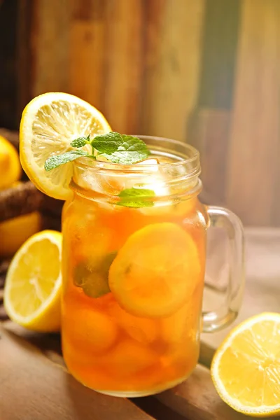 Tè freddo con limone — Foto Stock