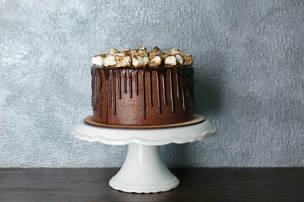 Шоколадний торт з зефіром — стокове фото