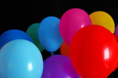 renkli doğum günü balonları