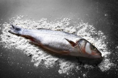 Çiğ balık unu ile 