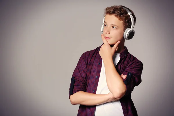 Boy listening music — Stock Photo, Image
