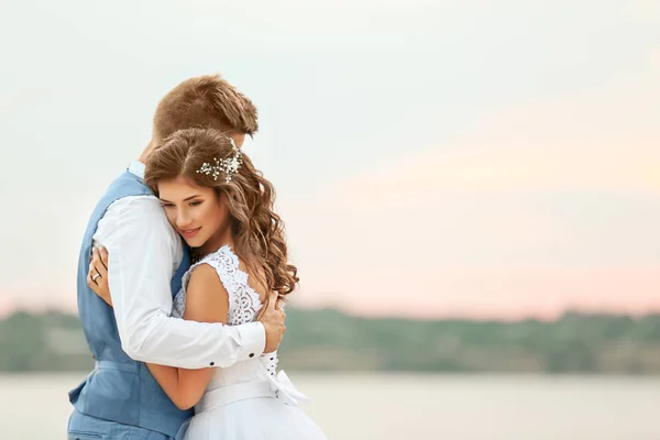 Hermosa pareja de boda — Foto de Stock