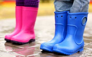 gumboots bacaklarda çocuk