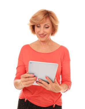 Tablet Bilgisayarlı Kıdemli Kadın