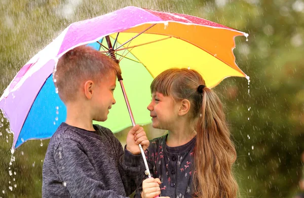可爱的儿童用的伞 — 图库照片