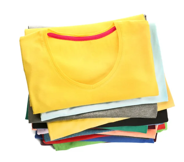 Stapel kleurrijke t-shirts — Stockfoto