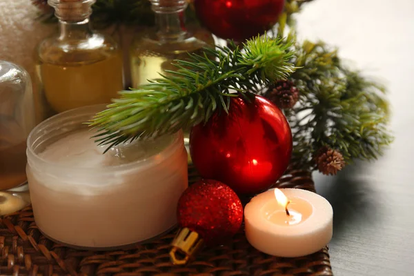 Wellness-Behandlung mit Weihnachtsdekoration — Stockfoto