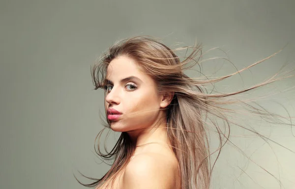 健康な髪を持つ女性 — ストック写真
