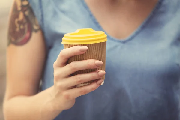 Girl with cup of coffee — Stock Photo, Image