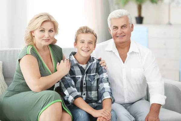 Grandparents Grandson Couch — Stock Photo, Image