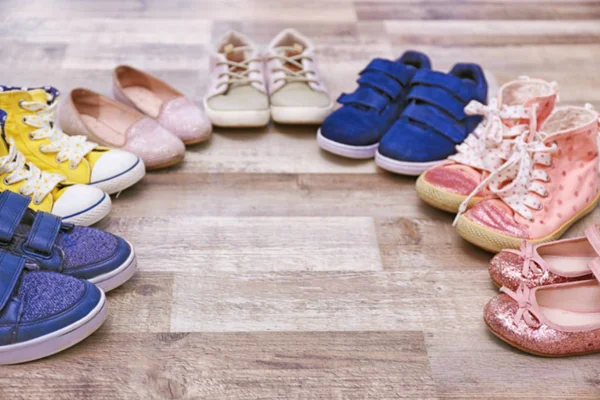 Scarpe colorate per bambini — Foto Stock