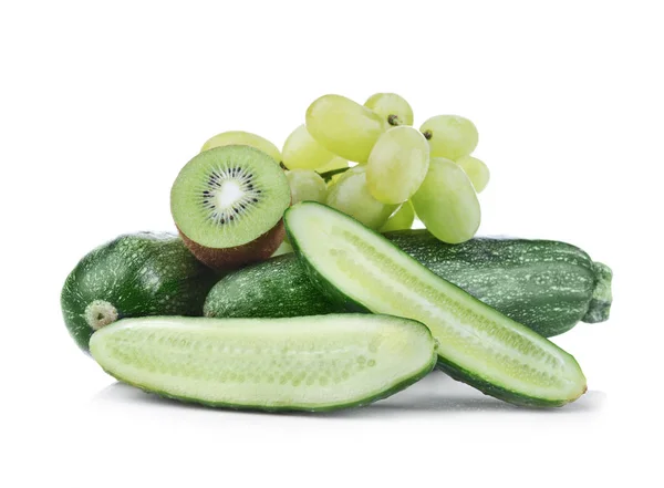 Groenten en fruit op witte achtergrond — Stockfoto