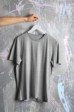 grunge duvara gri t-shirt