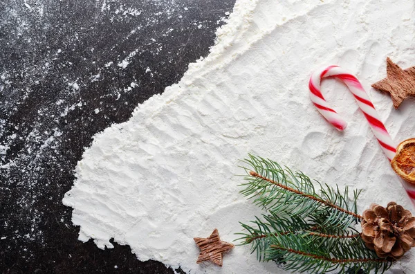 Naturlig inredning till jul på mörka bord — Stockfoto