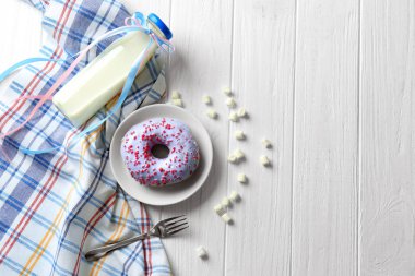 Lezzetli çörek ile plaka