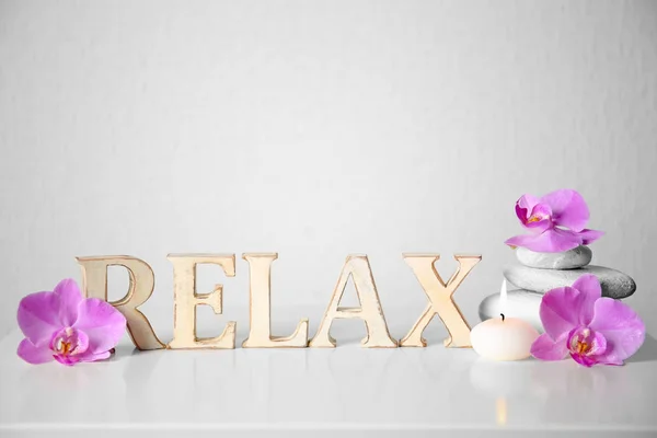 Palavra RELAX feito de letras — Fotografia de Stock