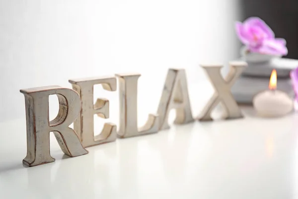 Parola RELAX fatta di lettere — Foto Stock