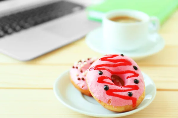 Fresh delicious donut — Stock Photo, Image