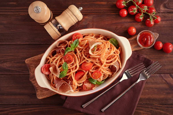 Espaguete com molho de amatriciana — Fotografia de Stock