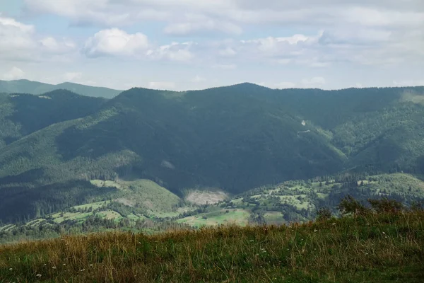 Majestosas montanhas — Fotografia de Stock