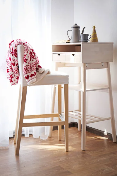 Table et chaise en bois — Photo