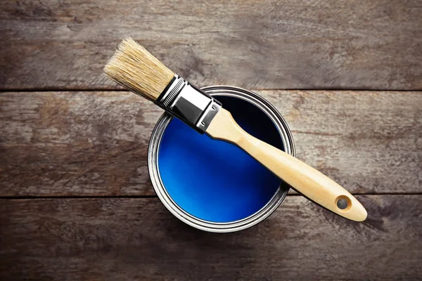 Paint pot and brush — Stock Photo, Image