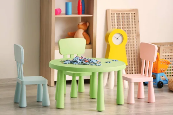 Kolorowe gry pokój dla dzieci — Zdjęcie stockowe