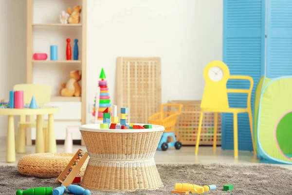 Kolorowe gry pokój dla dzieci — Zdjęcie stockowe