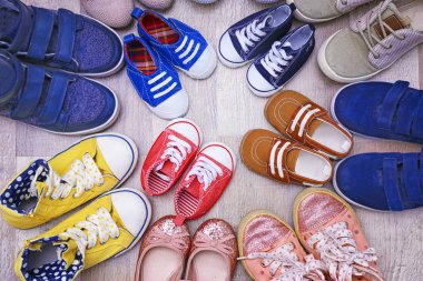 Renkli çocuk ayakkabı