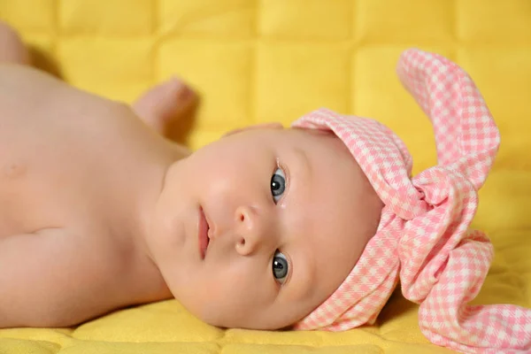 Pequena menina bonito — Fotografia de Stock