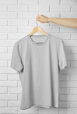 boş gri t-shirt