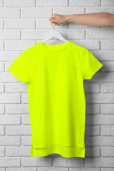 Boş parlak t-shirt — Stok fotoğraf