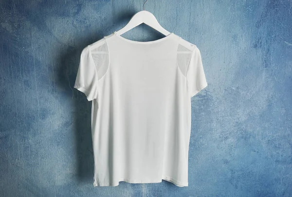 T-shirt branca em branco — Fotografia de Stock