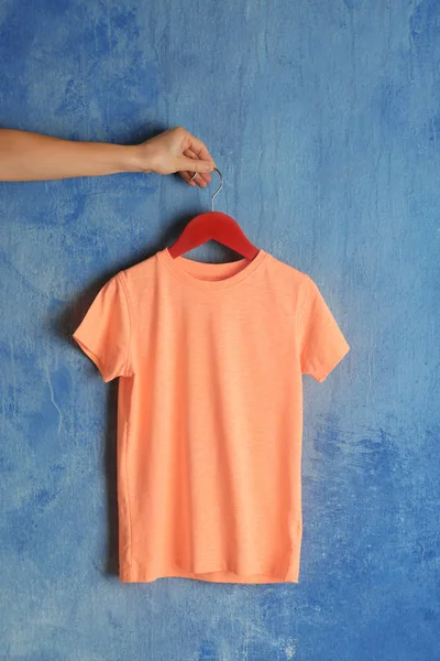 Blank orange t-shirt — Stock Photo, Image